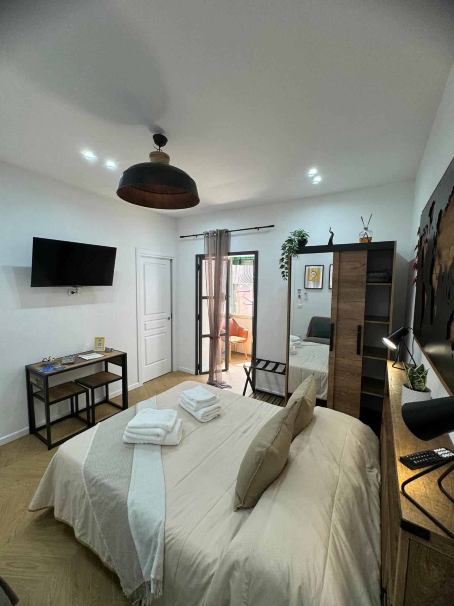 Appartamento Gennarino - Panorama With Balcony And Urban Loft *